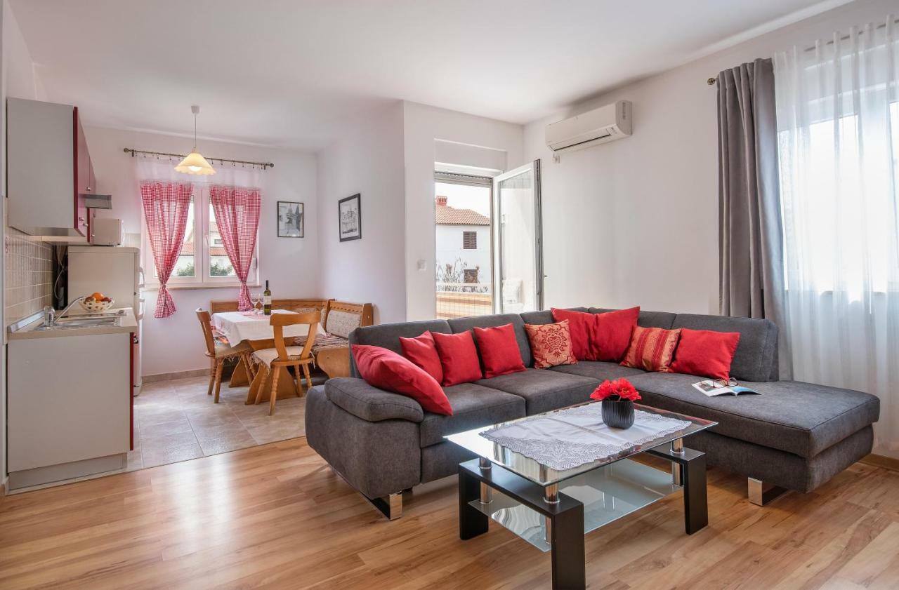 Apartment Bordeaux 29 Rovinj Exterior photo
